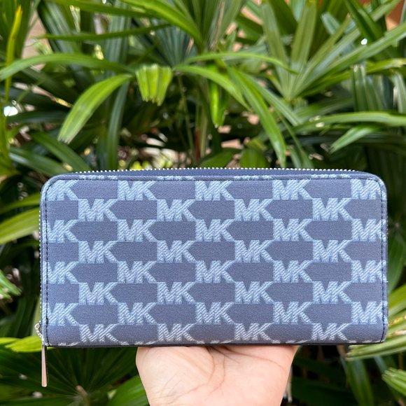 Michael Kors COOPER Large Tech Zip Around Wallet Jacquard MK Navy Multi - Picture 2 of 12